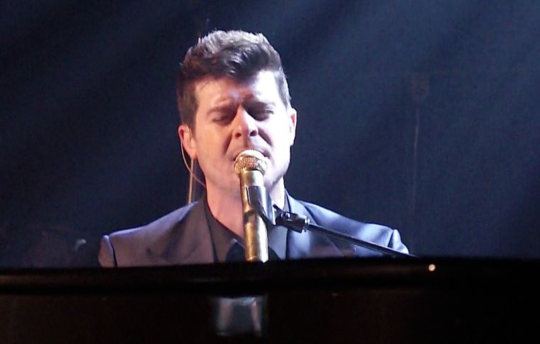 Robin Thicke Live At The Hamilton