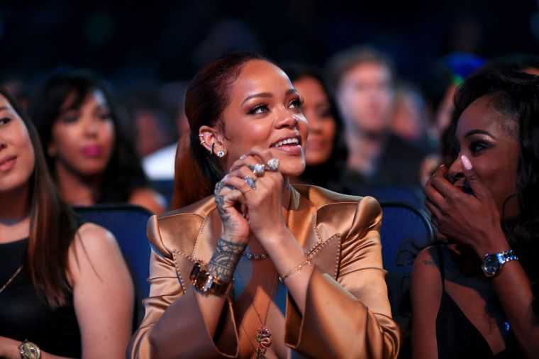 Best R&B Song: Rihanna (Kiss It Better)