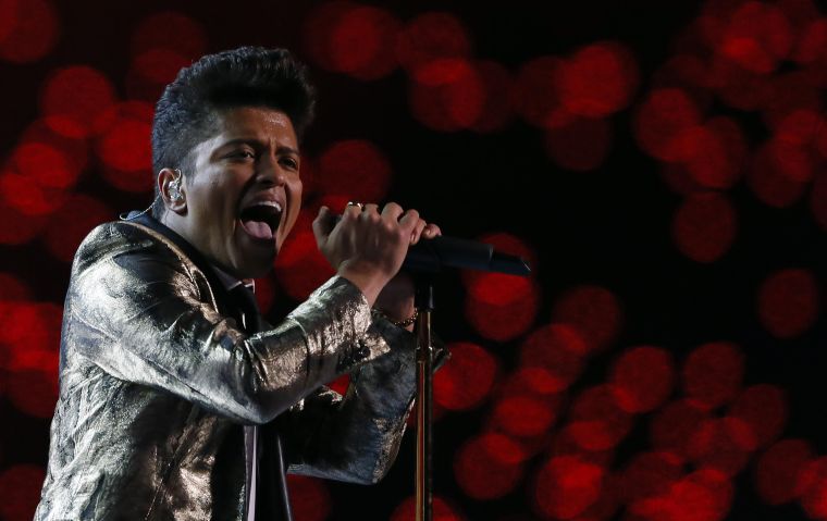 Bruno Mars “24K Magic”