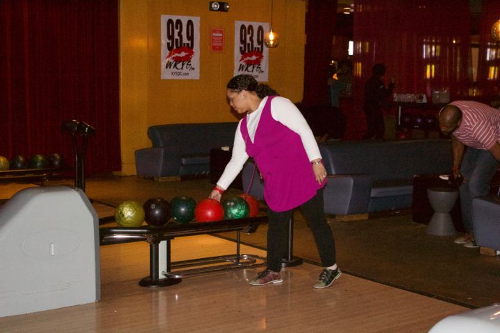 Epic Records/93.9 WKYS Swift Bowling Party