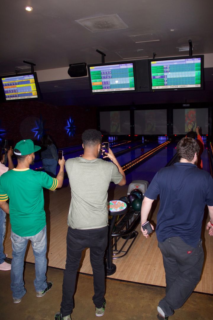 Epic Records/93.9 WKYS Swift Bowling Party