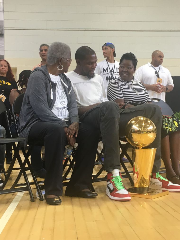 Seat Pleasant Honors Kevin Durant