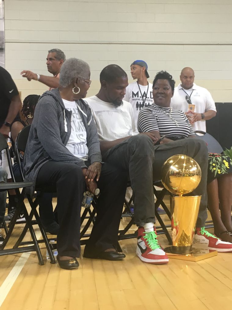 Seat Pleasant Honors Kevin Durant