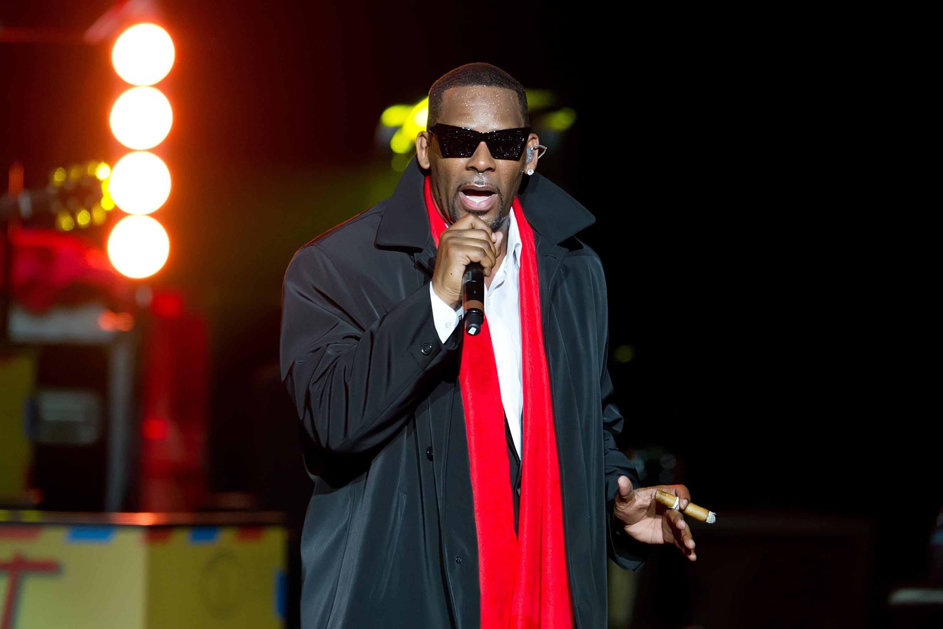 R. Kelly In Concert - July 3, 2011