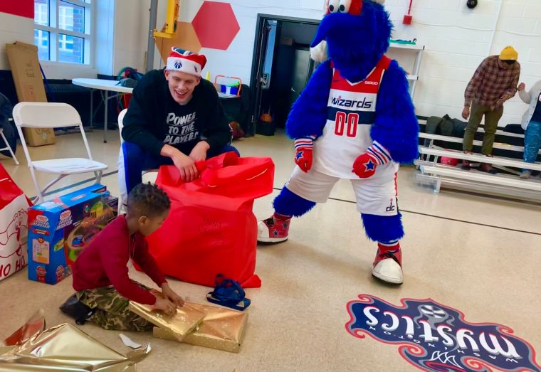 Monumental Foundation Gift Delivery