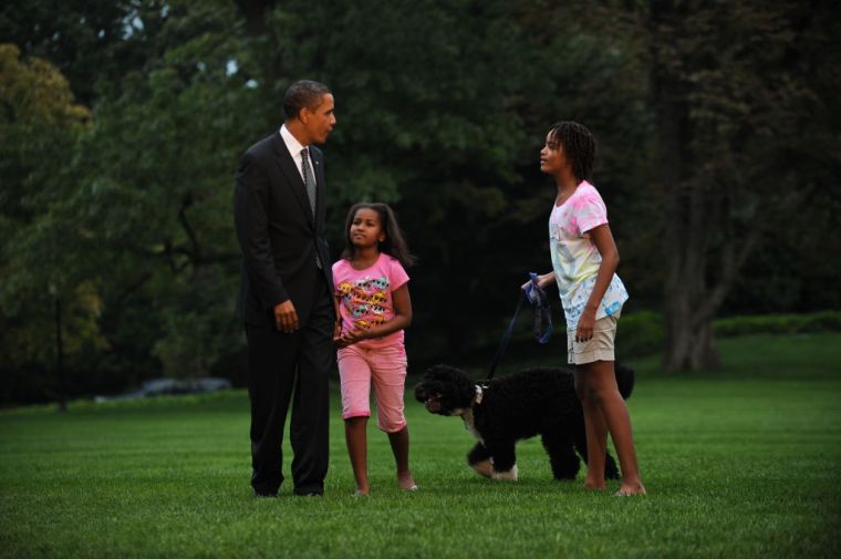 Barack, Sasha & Malia Obama