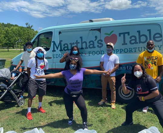 The QuickSilva Show With Dominique Da Diva "In The Streets" Feeding The Community