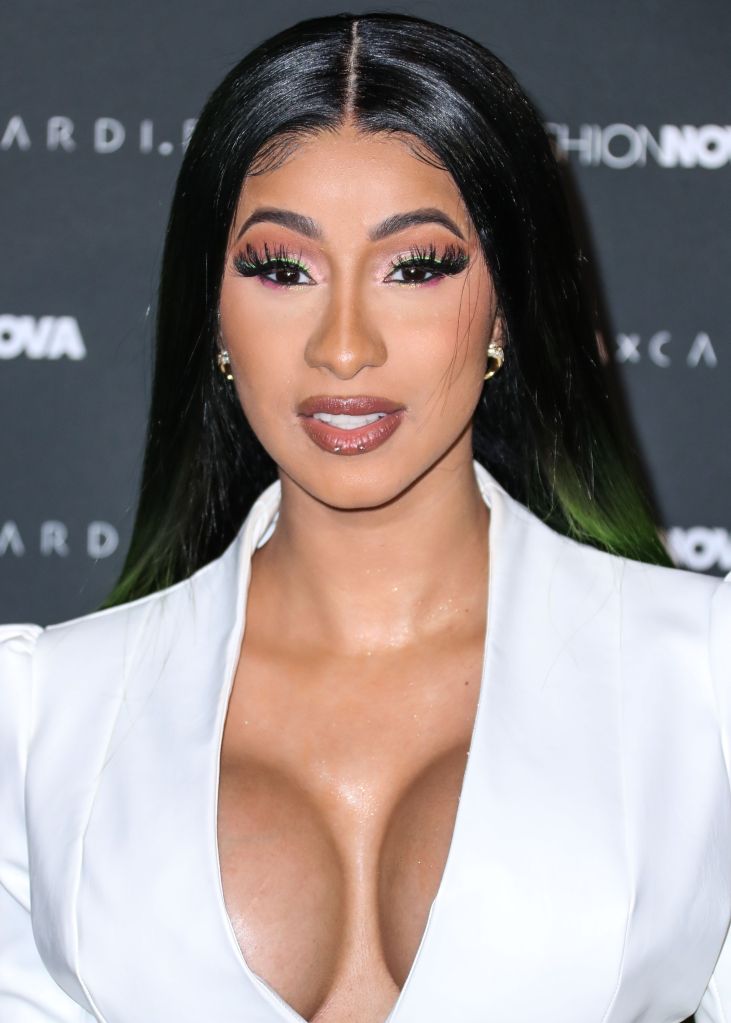 Cardi B gets completely naked in an IG video to deny 
