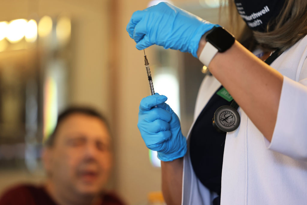 New York Medical Clinic Provides Seniors With In-Home COVID-19 Vaccinations