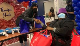 Monumental Basketball Thankful Meals and Bradley Beal’s Turkey Assist Thanksgiving Outreach Event