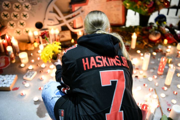 Candlelight Vigil Held for Dwayne Haskins Jr.