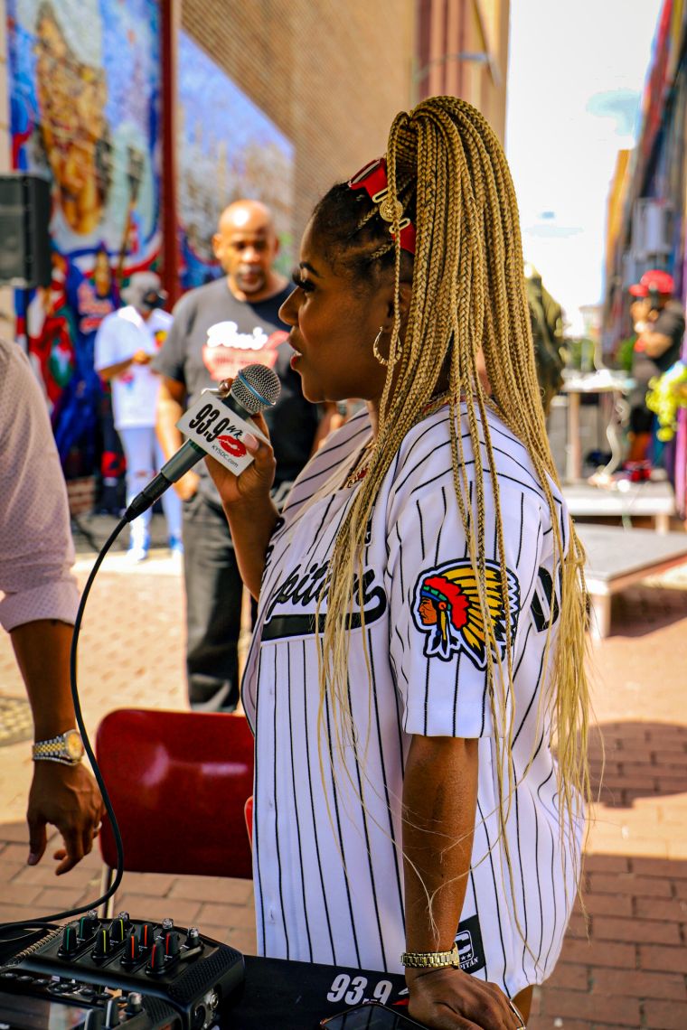 Dominique Da Diva Broadcast Live At Ben’s Chili Bowl