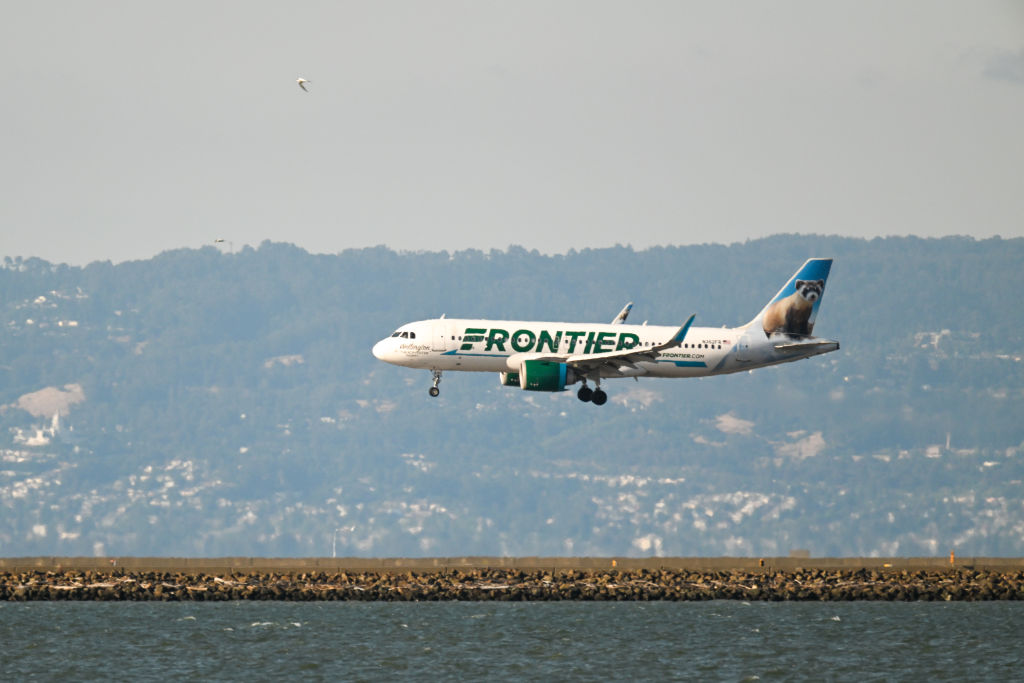 Takeoff and landing planes at San Francisco International Airport (SFO)