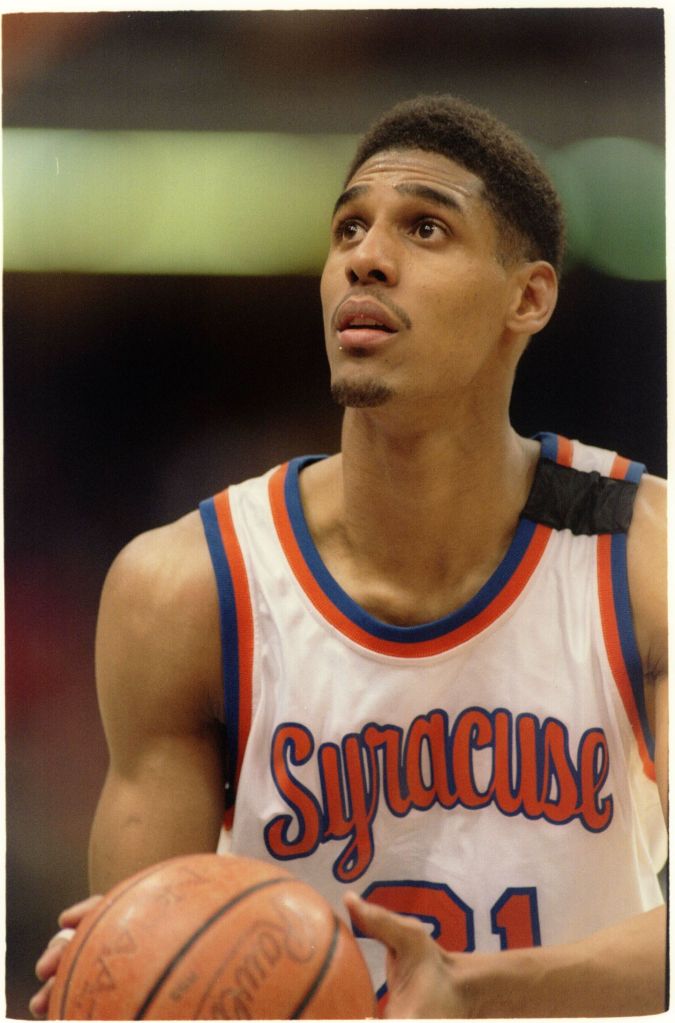18 JAN 1994: SYRACUSE ORANGEMEN FORWARD LAWRENCE MOTEN PREPARES TO TAKE A FREE THROW DURING A BIG E
